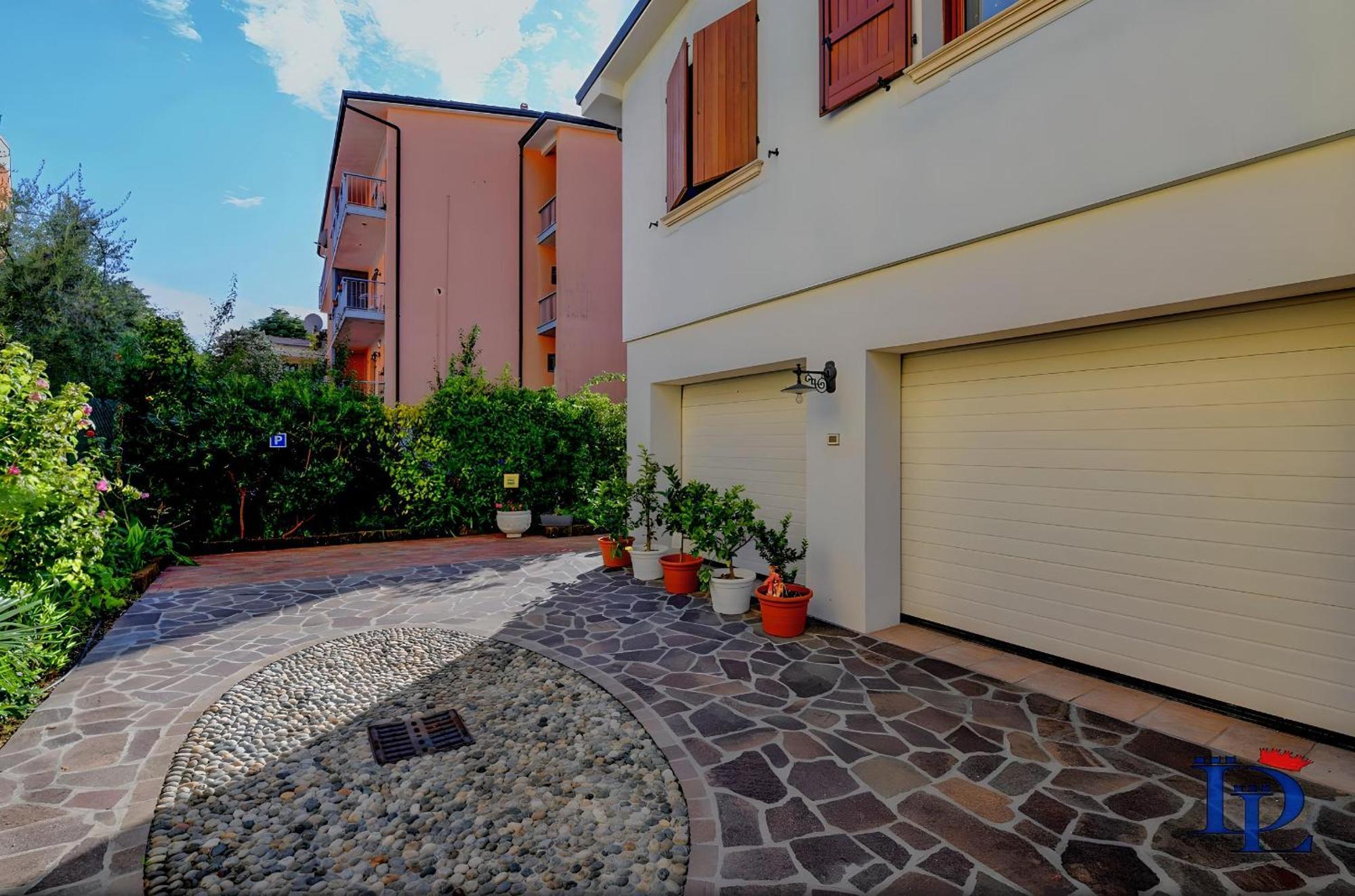 Desenzanoloft Official Partner Marriott Homes & Villas - Garden & Pool Дезенцано-дель-Гарда Екстер'єр фото